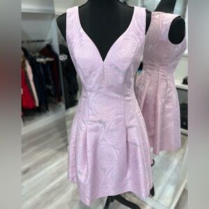 NWT Ivanka Trump lavender brocade🌹 dress with sweetheart neckline. Size 2